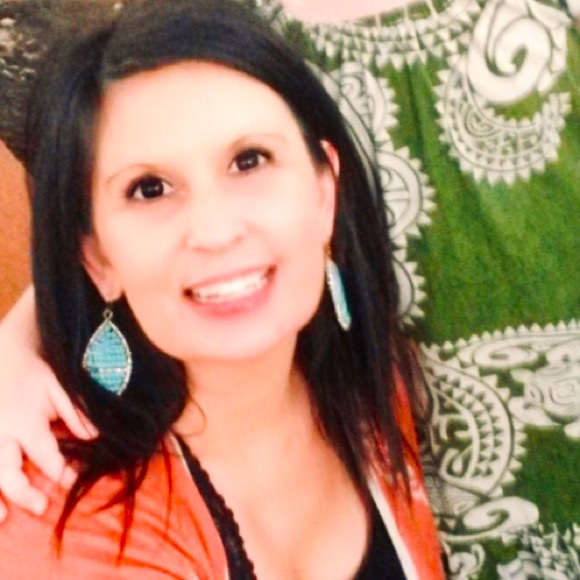 Meet your Posher, Macy - Picture 1 of 1